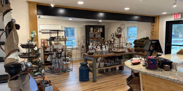 offering-home-decor-and-gifts